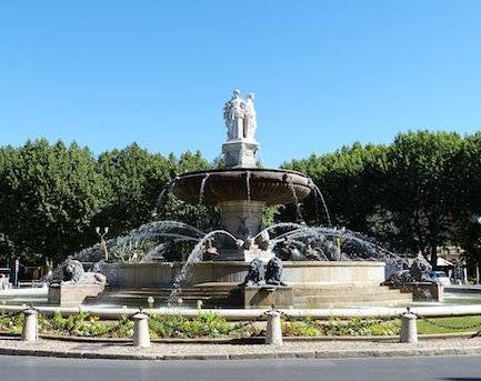 Organiser une excursion en autocar à Aix-en-Provence pour découvrir ses ruelles, fontaines et marchés provençaux