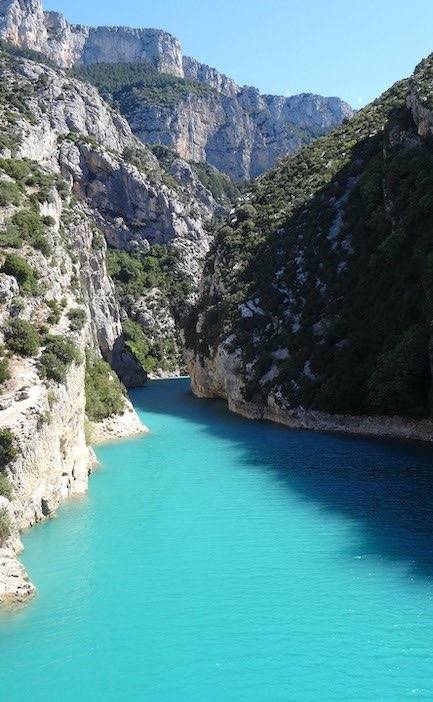 Organiser une excursion en car dans les Gorges du Verdon pour une journée entre paysages et patrimoine