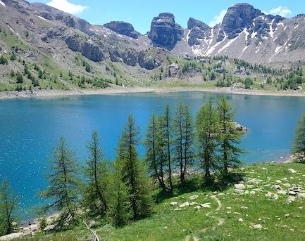 Partir en excursion en autocar au Lac d’Allos pour une journée nature depuis la région PACA