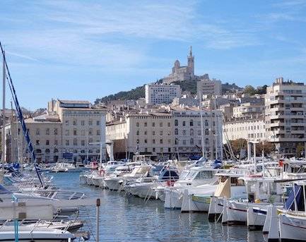 Explorer Marseille en autocar pour une excursion entre Vieux-Port, culture, et panorama côtier