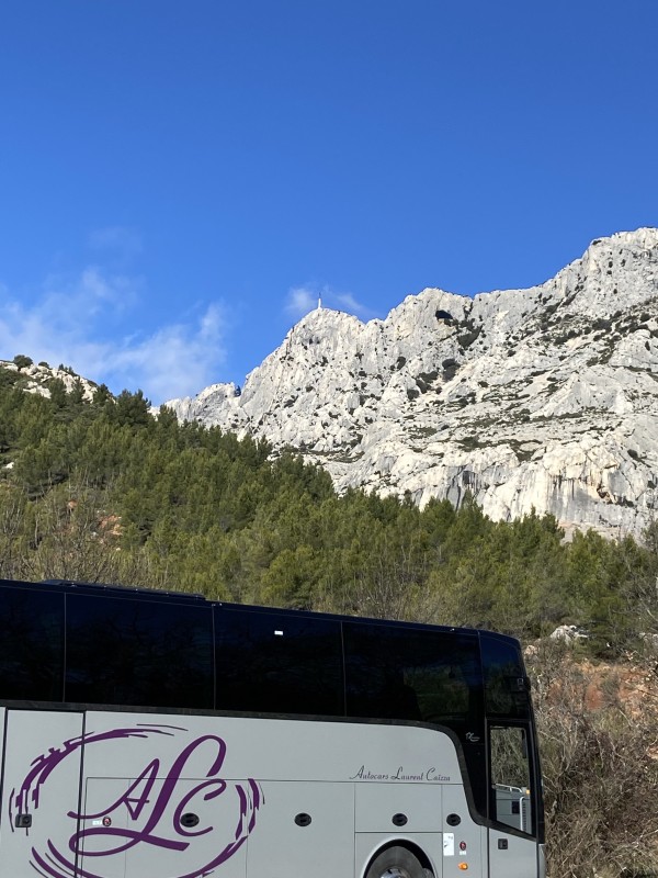 Sortie journée à la Sainte Victoire pour un groupe de marcheurs 